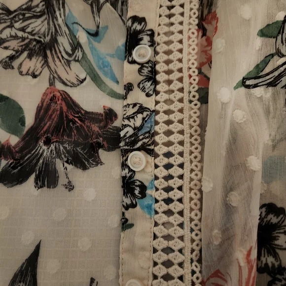 Torrid floral shirt size 4 - Picture 2 of 5